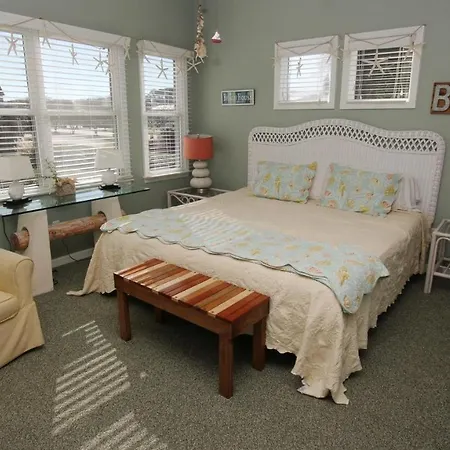 M417, Lighthouse Landing- Oceanside, Community Pools, Community Tennis